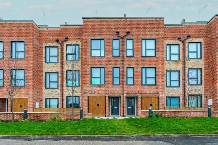 2 Bedroom Terraced House To Rent In Inkwell Avenue, Watford, WD18