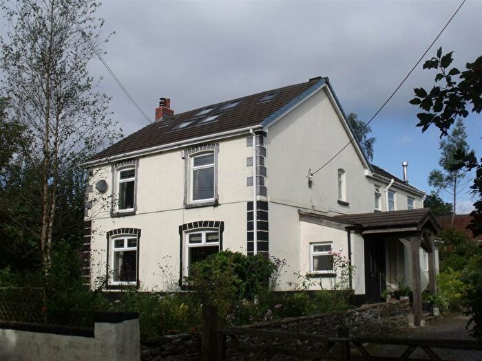 5 Bedroom Detached House For Sale In Llannon, Llanelli, SA14