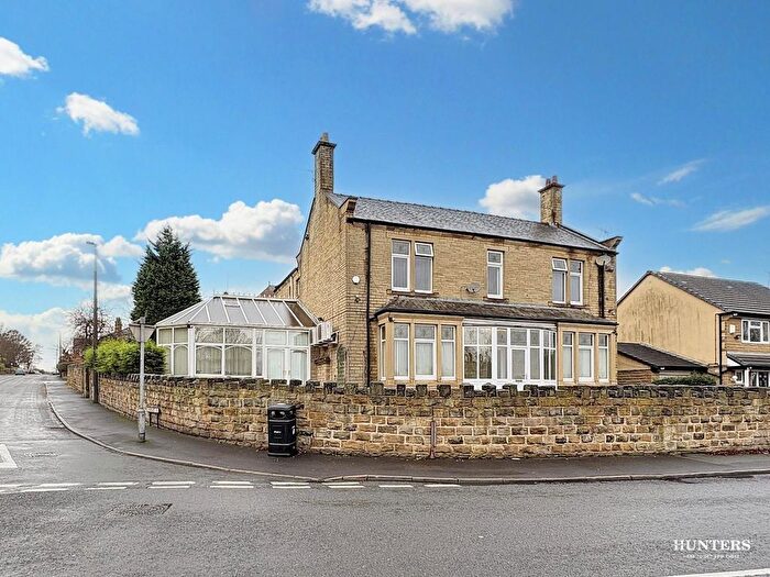 5 Bedroom Property For Sale In Track Road, Batley, WF17