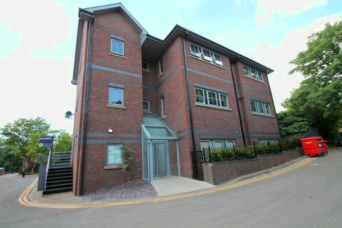 2 Bedroom Flat To Rent In Millbrook Court, Wokingham, Berkshire, RG40