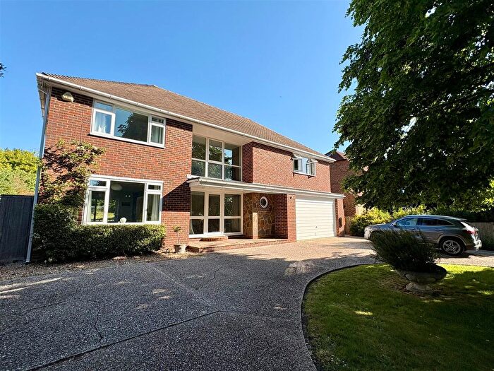 4 Bedroom Detached House To Rent In Torton Hill Road, Arundel, BN18