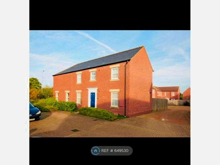 3 Bedroom Semi-Detached House To Rent In Parsley Place, Banbury OX16