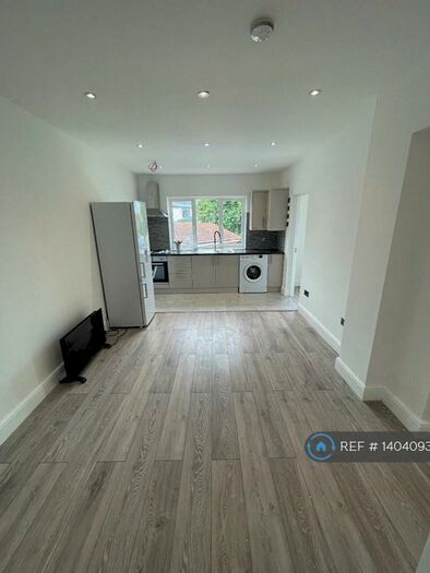 2 Bedroom Flat To Rent In Wembley Hill Road, Wembley, HA9