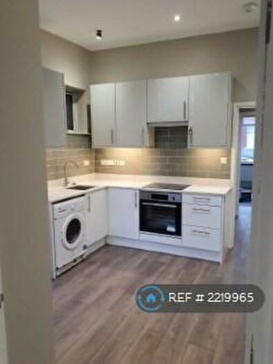 2 Bedroom Flat To Rent In Sidney Avenue, London, N13