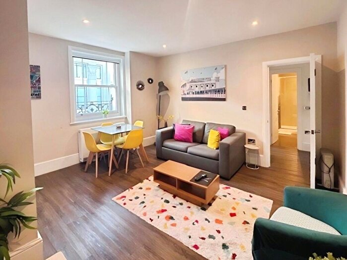 1 Bedroom Flat To Rent In West Street, Brighton, East Sussex, BN1