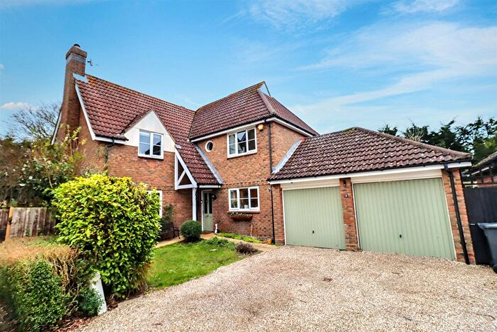 4 Bedroom Detached House For Sale In Wigeon Close, Great Notley, Braintree, CM77
