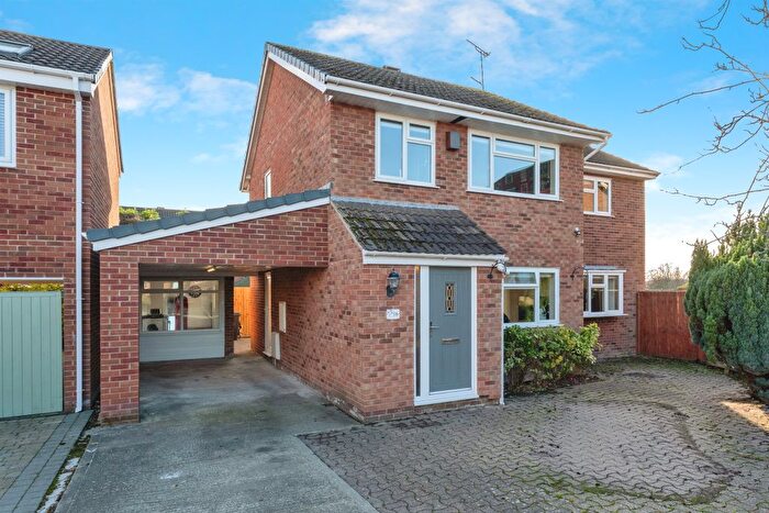 4 Bedroom Detached House For Sale In Padarn Close, Saltney, Chester, CH4