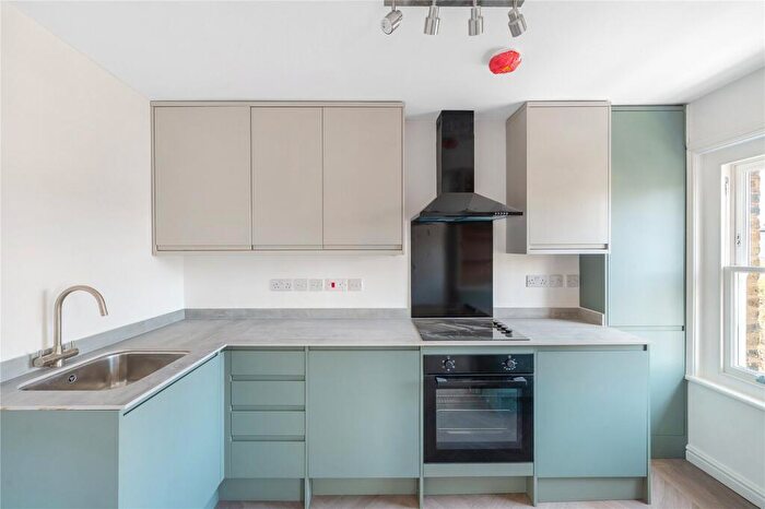 2 Bedroom Flat To Rent In Milton Road, London, SE24