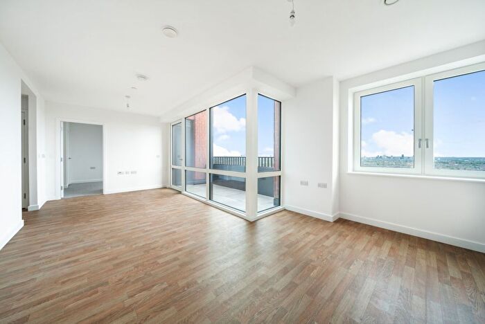 1 Bedroom Flat To Rent In St Pauls Road, Barking, London, IG11