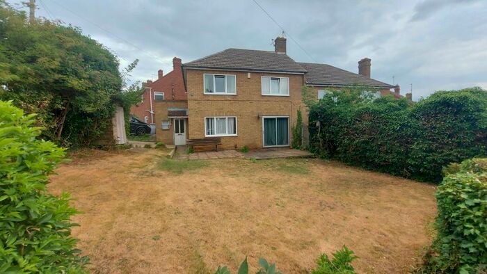 3 Bedroom Semi-Detached House To Rent In Elizabeth Road, Rothwell, Kettering, NN14