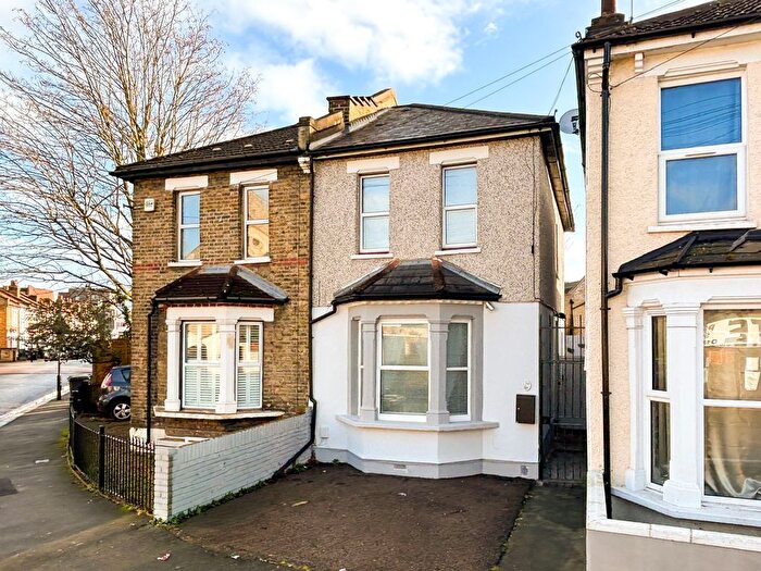 3 Bedroom Semi Detached House For Sale In Wildfell Road, Catford, SE6
