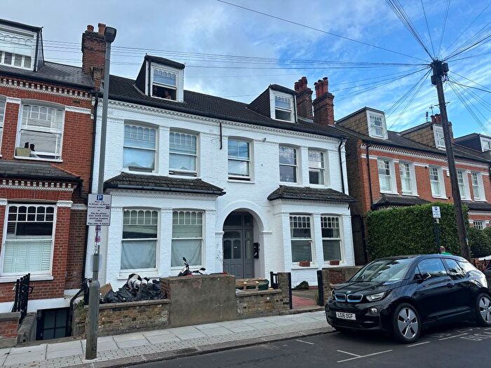 1 Bedroom Flat For Sale In Flat, Huron Road, London, SW17