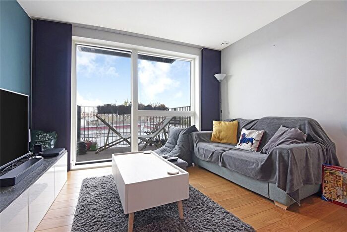 1 Bedroom Flat To Rent In Carney Place, Brixton, SW9