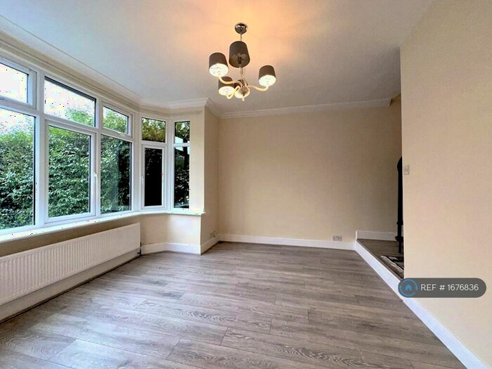 2 Bedroom Flat To Rent In Finchley Road, London, NW11