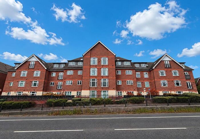 3 Bedroom Flat For Sale In Apartment Dorchester Court, London Road, Camberley, Surrey, GU15