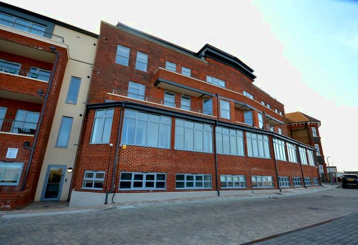 2 Bedroom Flat To Rent In Westcliff House, Sea Road, Westgate On Sea, CT8