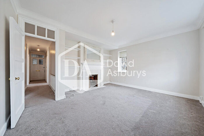 3 Bedroom Apartment To Rent In Fortis Green, Muswell Hill, London, N10
