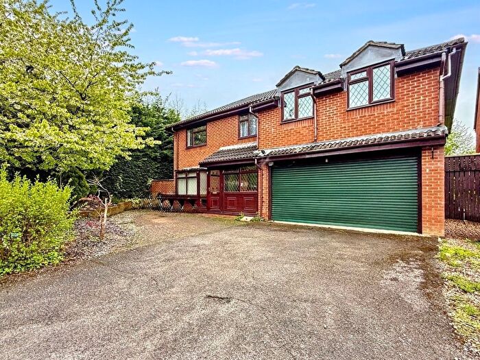 5 Bedroom Detached House For Sale In Kings Green, Daventry, NN11