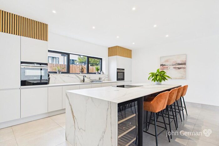 4 Bedroom Detached House For Sale In Station Road, Mickleover, DE3