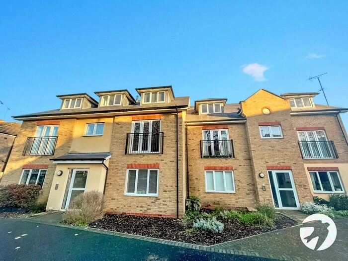 2 Bedroom Flat To Rent In Ravine Grove, London, SE18