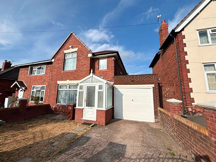 3 Bedroom Semi-Detached House To Rent In Fullbrook Road, Walsall, WS5