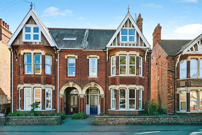 5 Bedroom Semi Detached House For Sale In Tennyson Avenue, King's Lynn, PE30