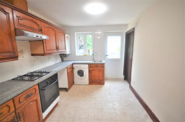 3 Bedroom Terraced House To Rent In Ashley Road, E7