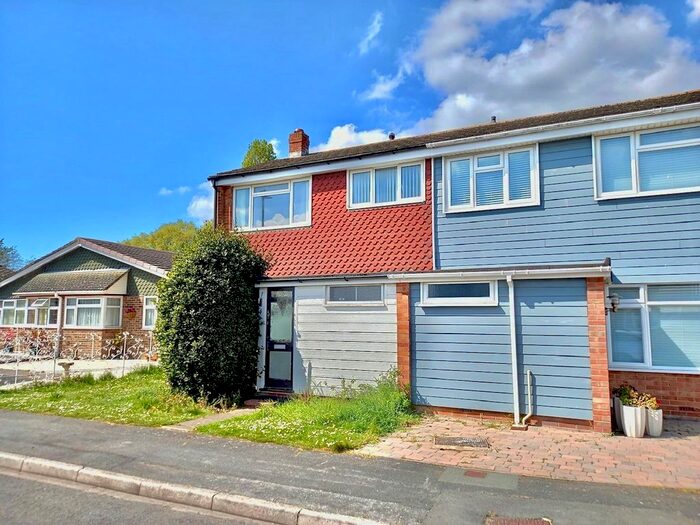 3 Bedroom End Of Terrace House To Rent In Wayfarer, Southsea, PO4