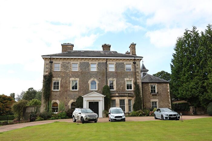 2 Bedroom Flat To Rent In Emmetts Lane, Ide Hill, Sevenoaks, TN14