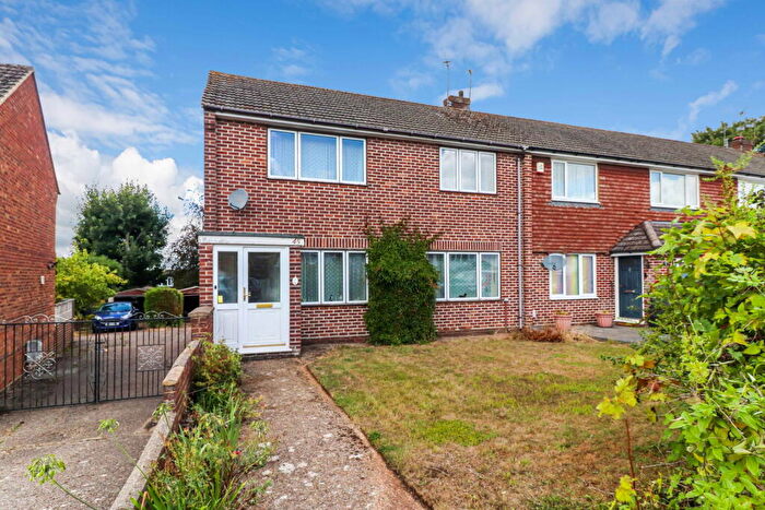 3 Bedroom End Of Terrace House For Sale In Nalders Road, Chesham, Buckinghamshire, HP5