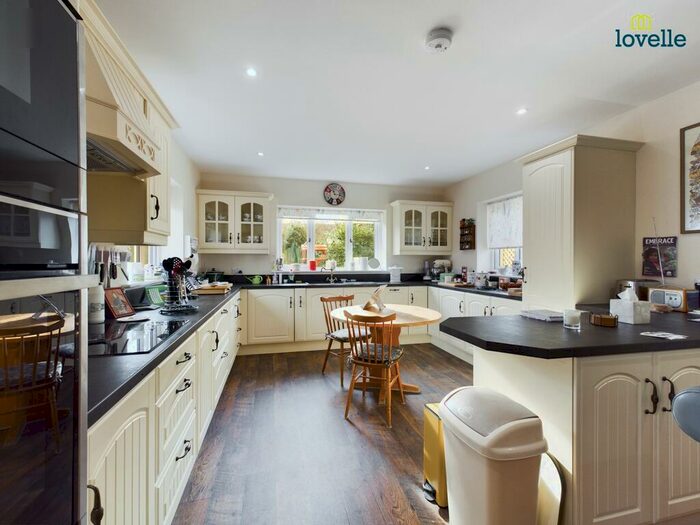 2 Bedroom Detached Bungalow For Sale In Mill Road, Market Rasen, LN8