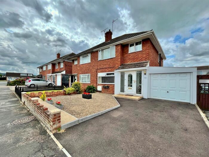 3 Bedroom Semi Detached House For Sale In Chatsworth Avenue, Tuffley