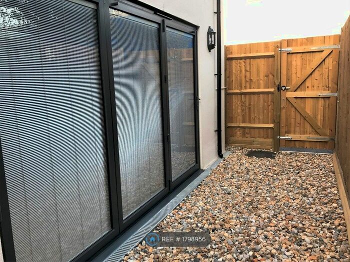 1 Bedroom Detached House To Rent In Miles Walk, Hove, BN3