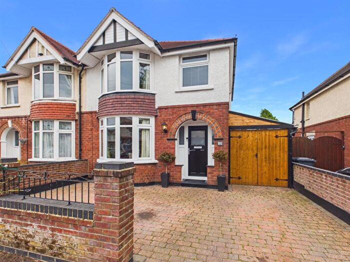 3 Bedroom Semi Detached House For Sale In Grasmere Road, Longlevens, Gloucester, GL2