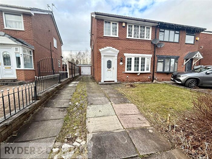 3 Bedroom Semi Detached House To Rent In The Fairway, New Moston, Manchester, M40