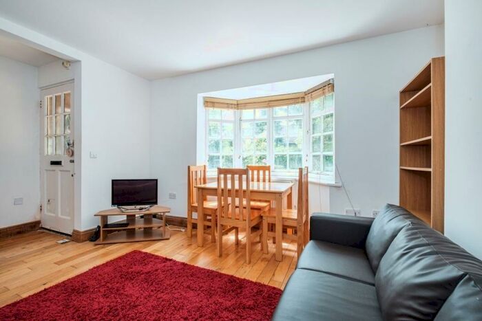 1 Bedroom Flat To Rent In Neale Close, East Finchley, N2