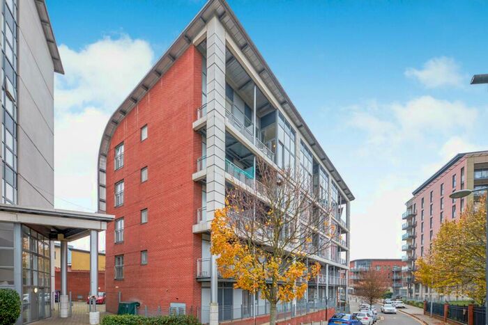 2 Bedroom Flat For Sale In Mason Way, Birmingham, B15
