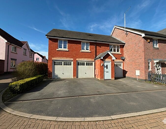 2 Bedroom Coach House For Sale In Buckfast Close Monksmoor Daventry Northamptonshire, NN11