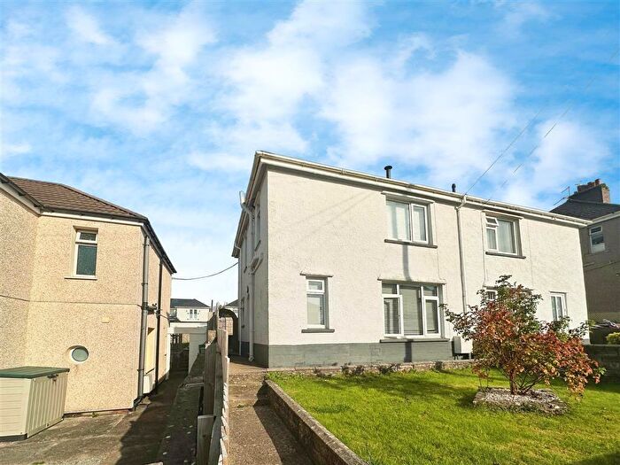 3 Bedroom House To Rent In Park View, Llantrisant, Pontyclun, CF72