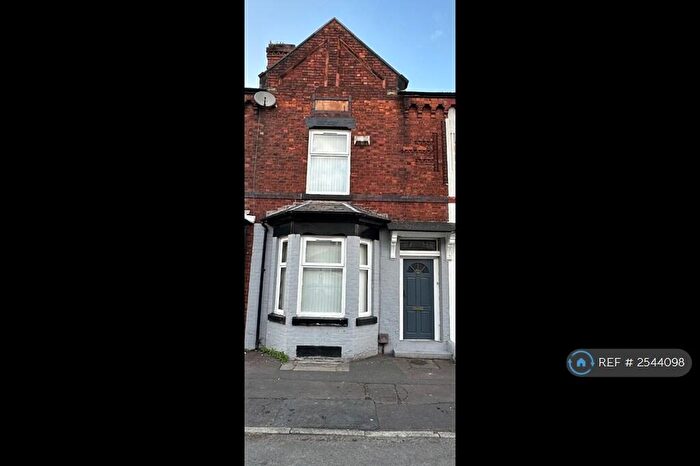 3 Bedroom Terraced House To Rent In Honor Street, Manchester, M13