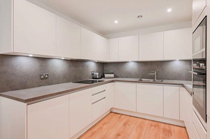 2 Bedroom Flat For Sale In Eden Place, Oxted, RH8