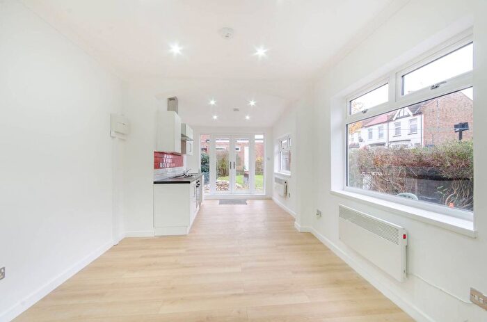 Studio To Rent In Rosslyn Crescent, Harrow, HA1