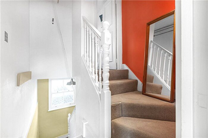 1 Bedroom Flat For Sale In Graham Road, London, E8