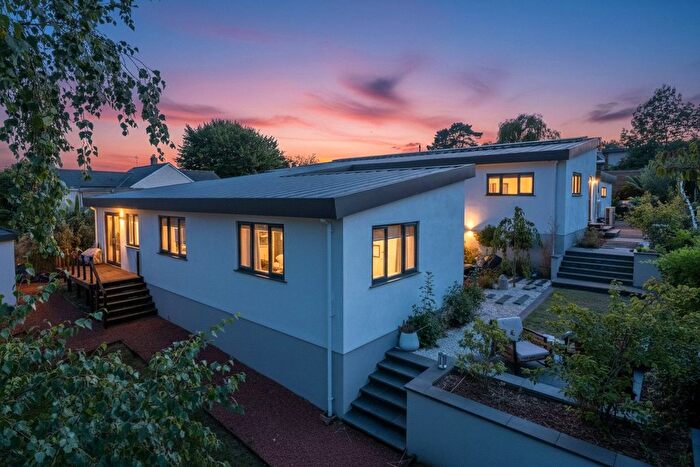 4 Bedroom Detached House For Sale In Aspen Close, Exeter, Devon, EX2