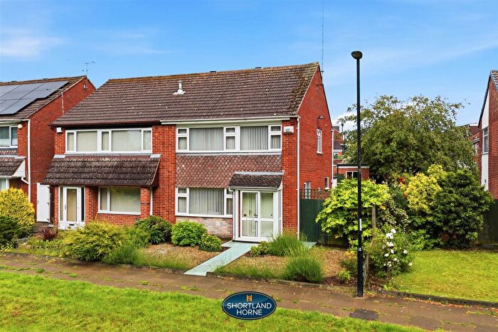 3 Bedroom Semi Detached House For Sale In Billesden Close, Ernsford Grange, Coventry, CV3