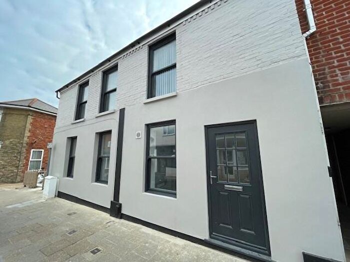 2 Bedroom Apartment To Rent In High Street, Ryde, PO33