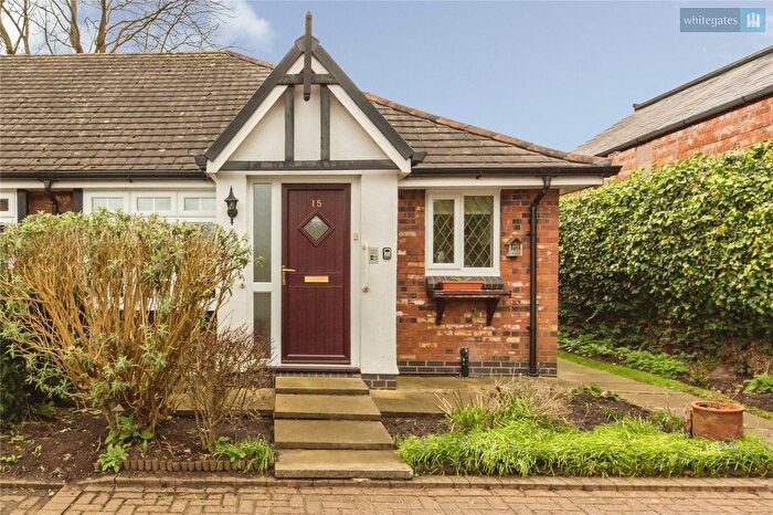 2 Bedroom Bungalow For Sale In Yew Tree Drive, Nantwich, Cheshire, CW5