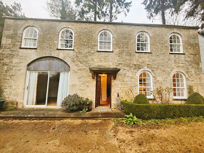 2 Bedroom Cottage To Rent In Little Skaiteshill Cottage Chalford, GL6