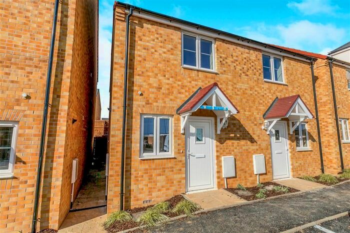 2 Bedroom Property To Rent In Snowdon Close, Corby, NN18
