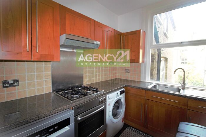 2 Bedroom Flat For Sale In Crewdson Rd, London, SW9